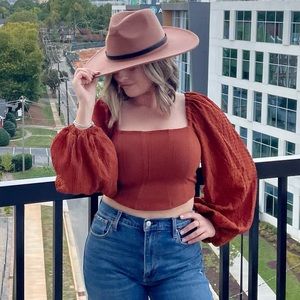 URBAN OUTFITTERS Crop Top